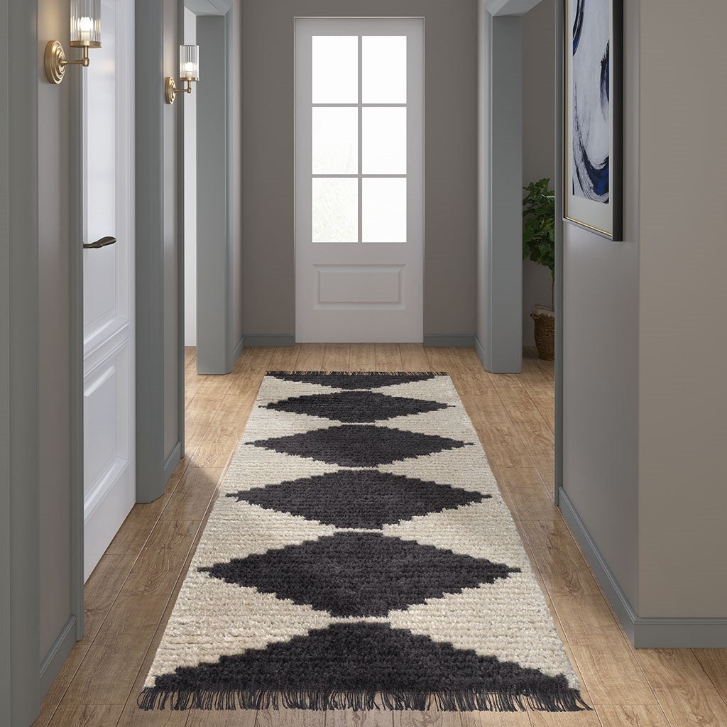 Contrasting Transitional Geometric Area Rug