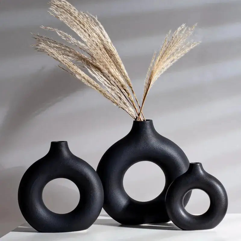 Ceramic Chic Vase - Monochrome Majesty